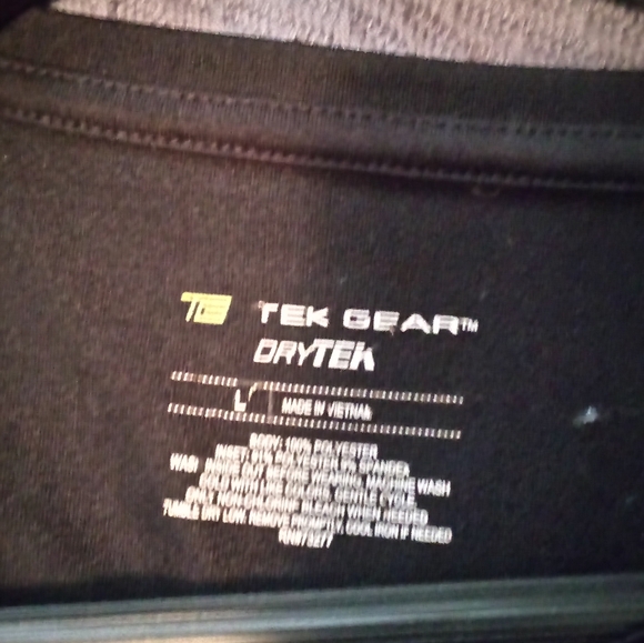 2 size Large Tek Gear tops - Picture 3 of 5